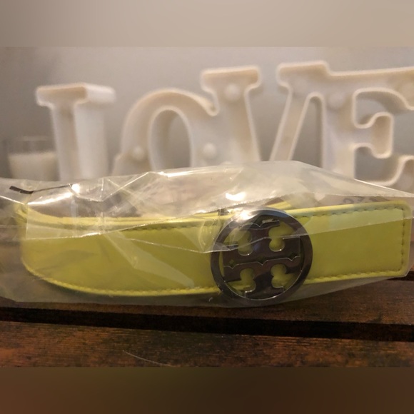 TORY BURCH 1" MILLER PATENT BELT - Picture 5 of 7